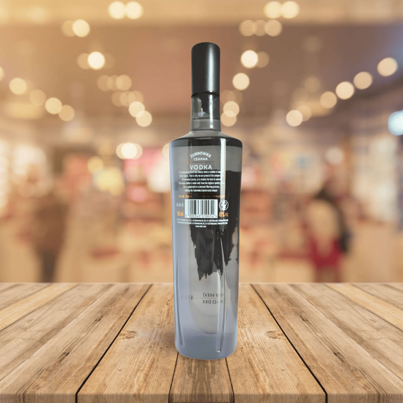 Żubrówka Czarna 0,7 L – Vodka polonaise filtrée au charbon (40 %)